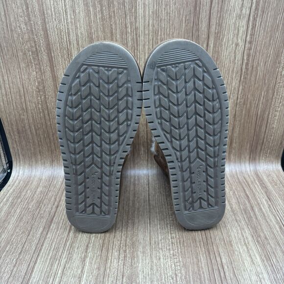 Koolaburra Short Chestnut Brown Suede Style # 1015209 Women's Size 9 Boots - Picture 5 of 8